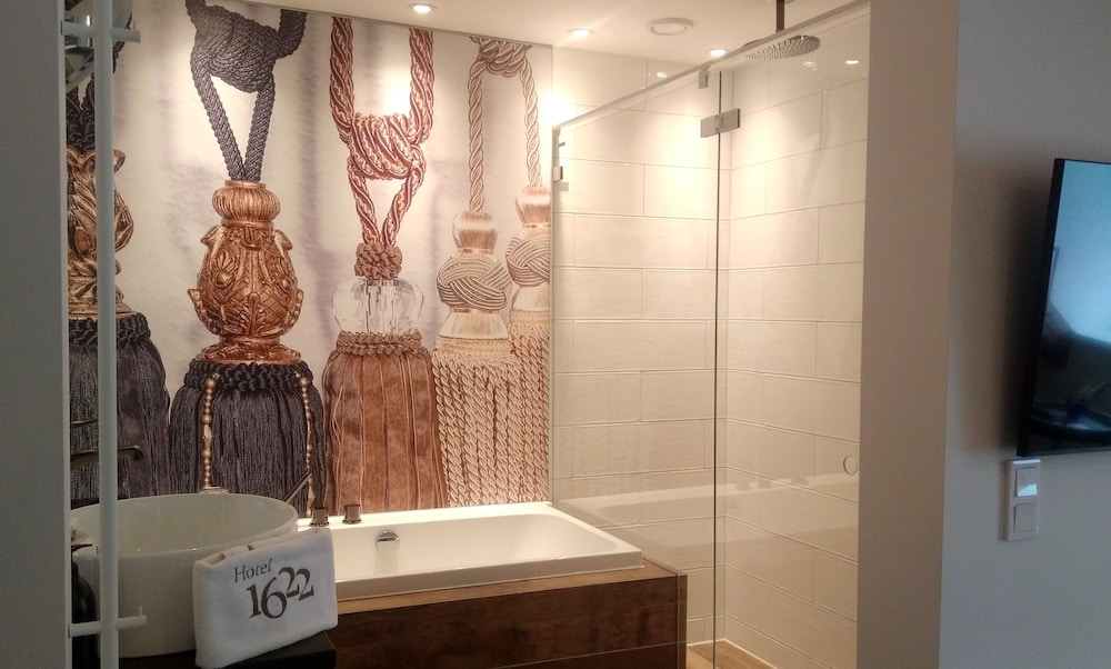 Superior Double Room, Bathtub- Incl. Spa Access, photo 6