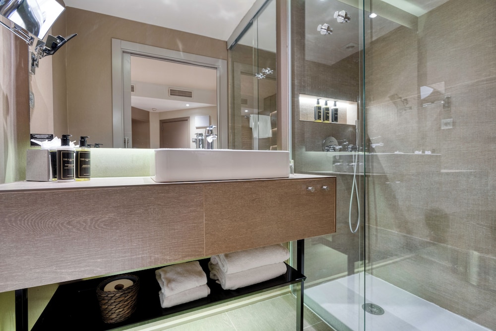 Economy Double Room (Interior)