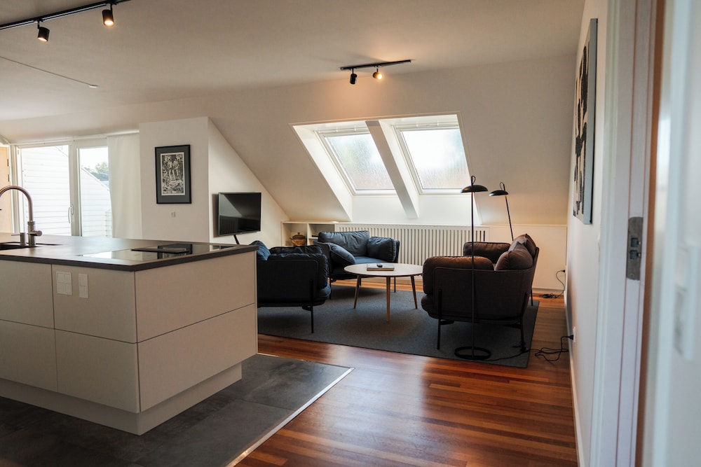 Apartment, Balcony - Photo 8
