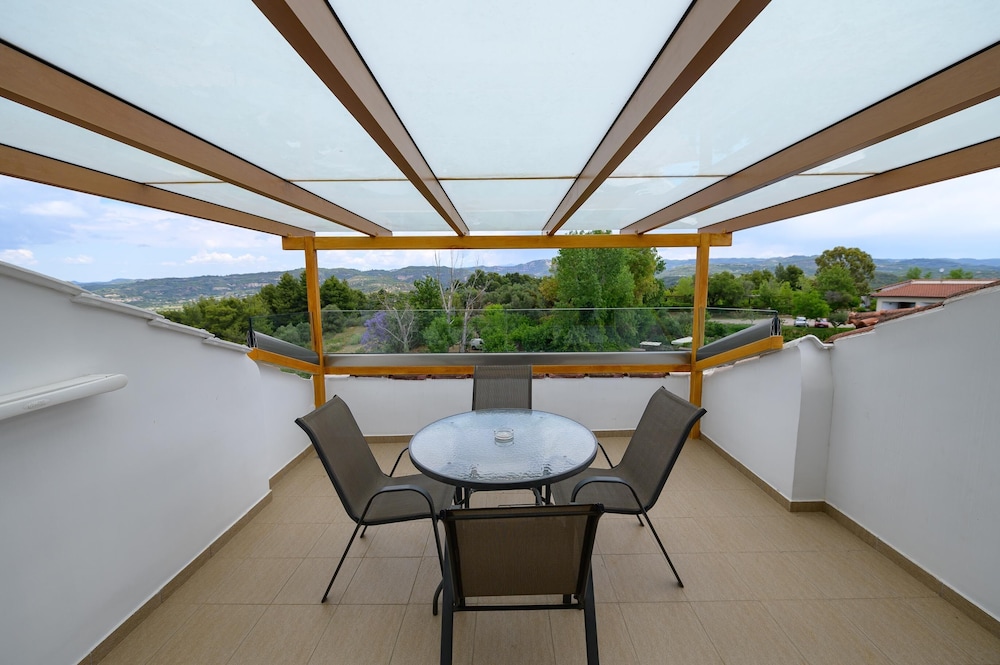 Superior Apartment, Non Smoking, Valley View photo 3