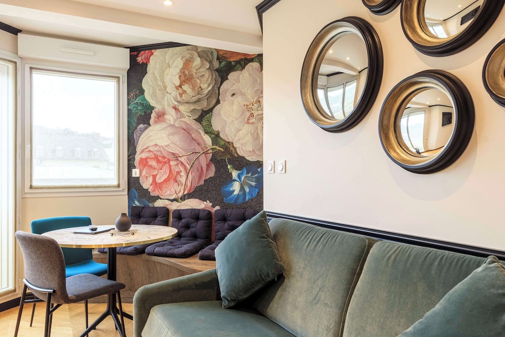 Standard Apartment, 1 Queen Bed, Non Smoking, Kitchenette (with Sofabed) - Photo 4