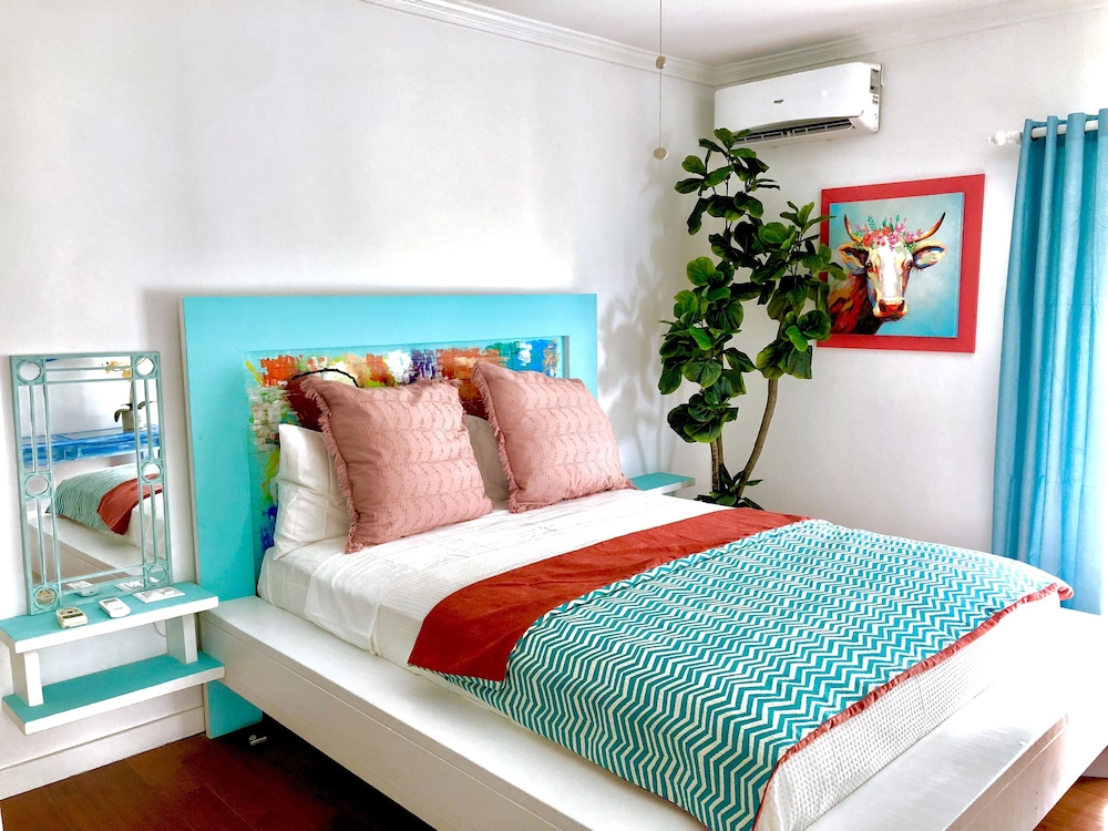 Deluxe Townhome photo 2