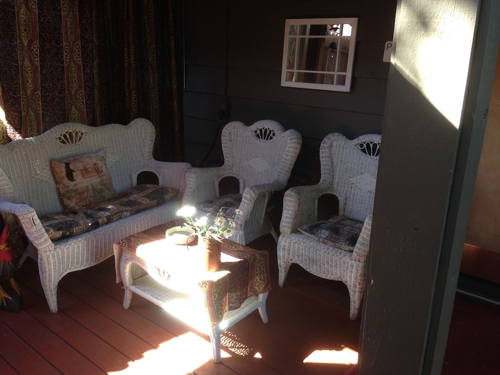 Comfort Room (Two beds with private bath) photo 2