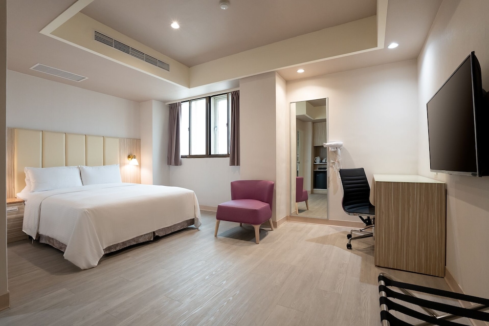 Comfort Room, 1 King Bed photo 2