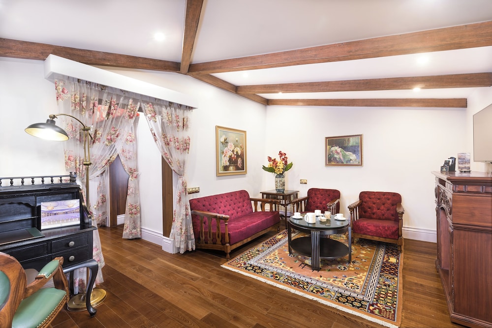 Heritage Suite photo 2