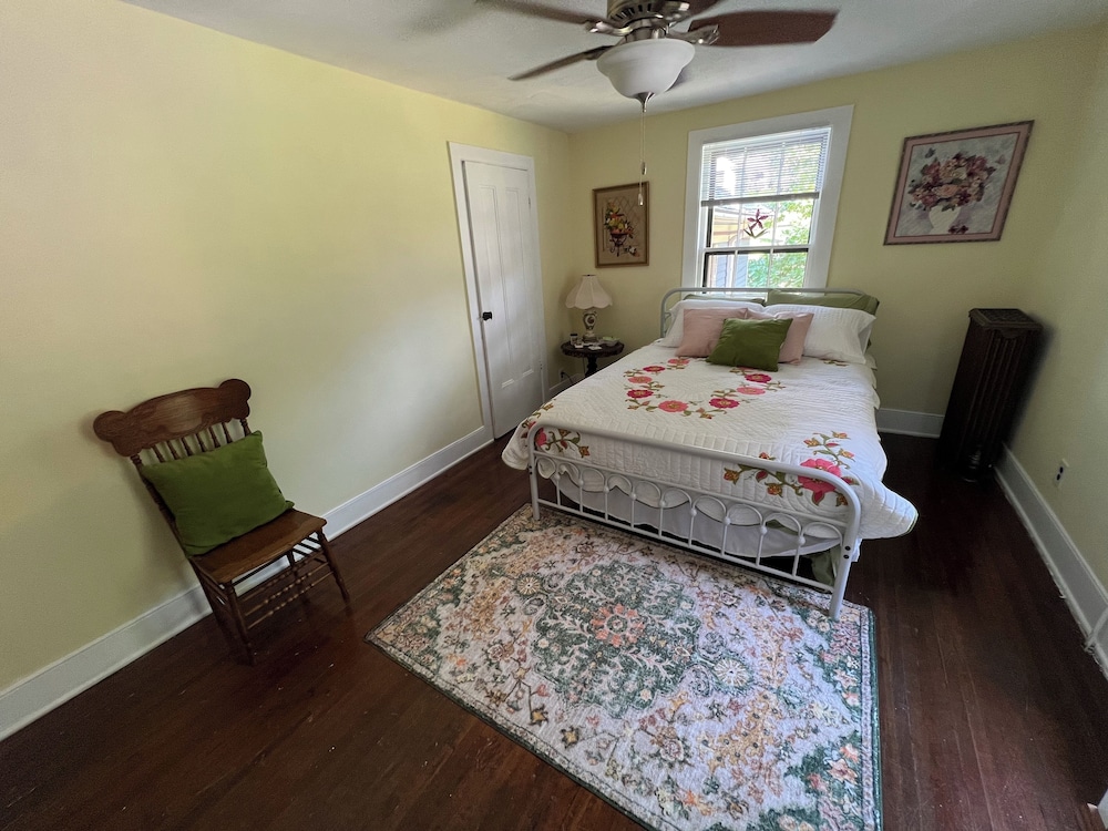 Comfort Room photo 2