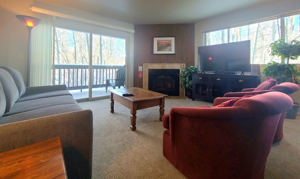 Condo, 2 Bedrooms