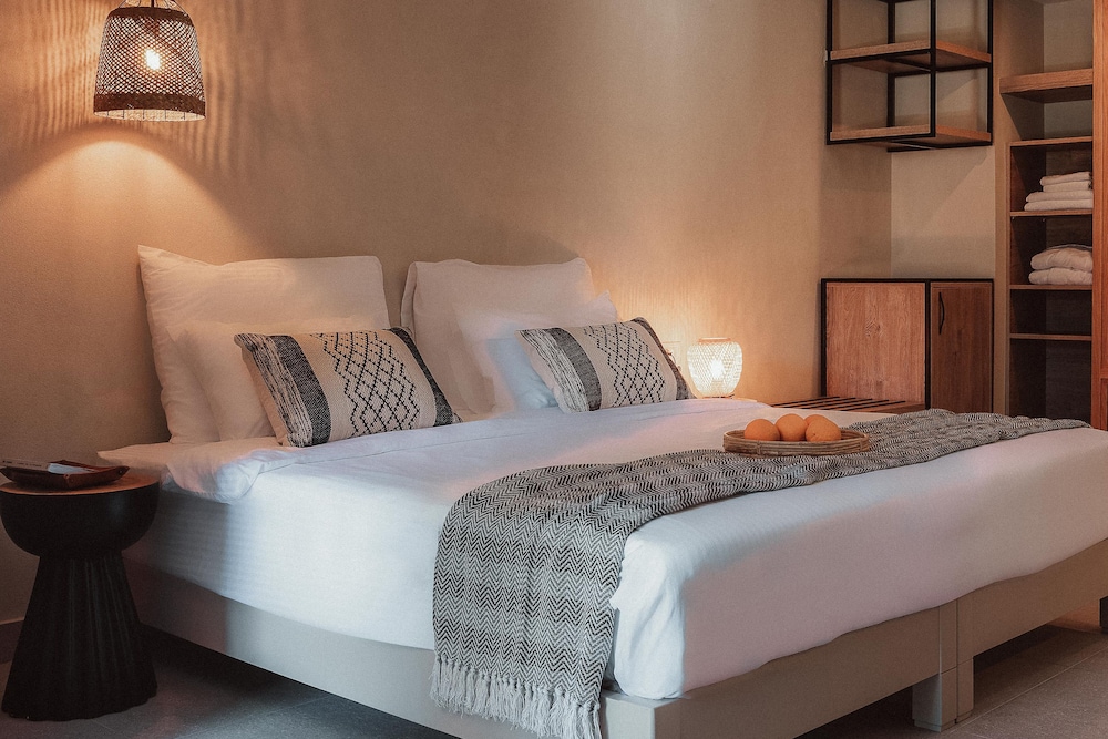 Superior Double Room, Partial Sea View
