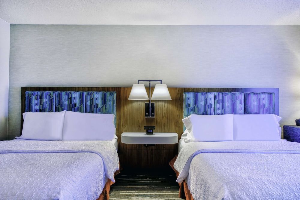Room, 2 Queen Beds, Accessible, Non Smoking - Photo 1
