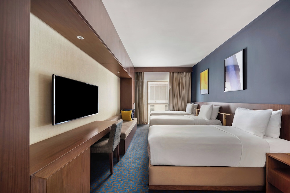Deluxe Room, Multiple Beds, Smoking - Photo 5