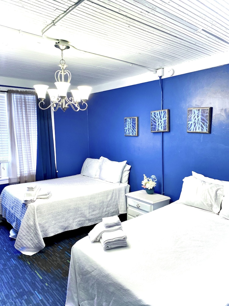 Blue Room photo 1
