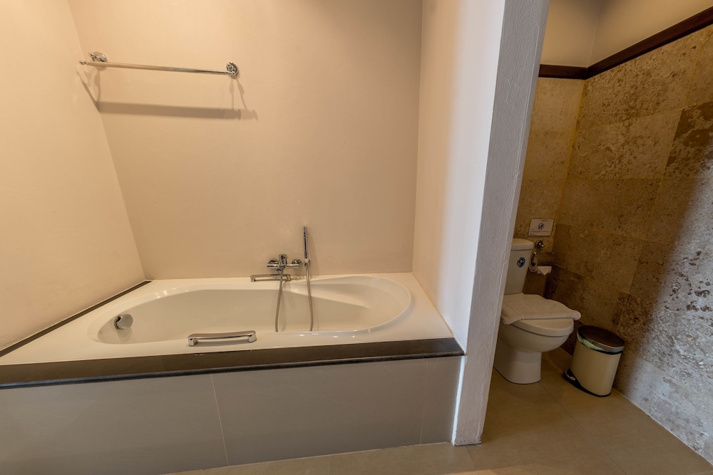 Sea View Corner Suites - Photo 8