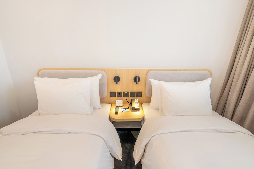 Standard Room, 2 Twin Beds photo 1