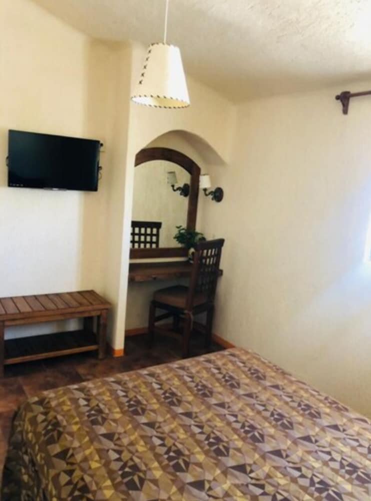 Basic Double or Twin Room photo 2