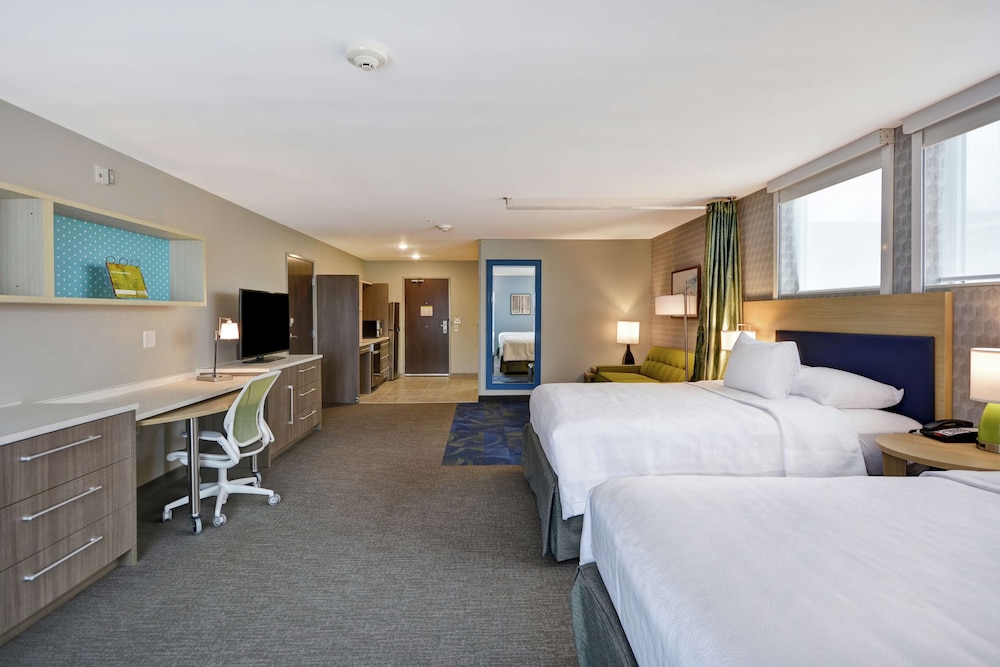 Studio, 2 Queen Beds, Accessible, Bathtub photo 3