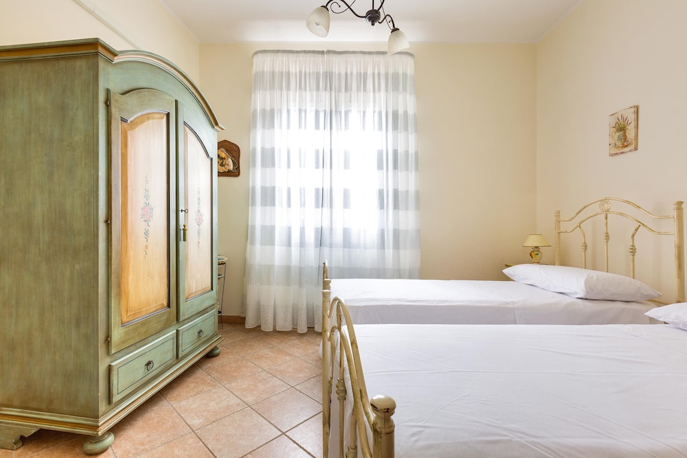 Villa photo 1
