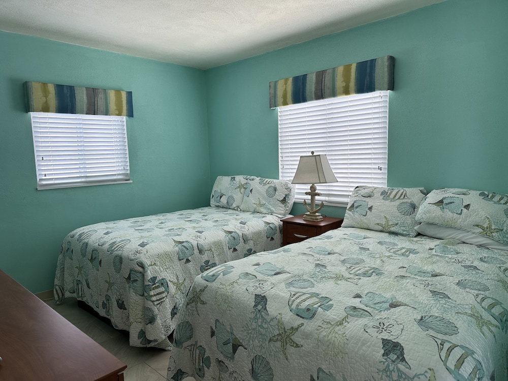 Premier Suite, Multiple Beds, Kitchenette photo 3