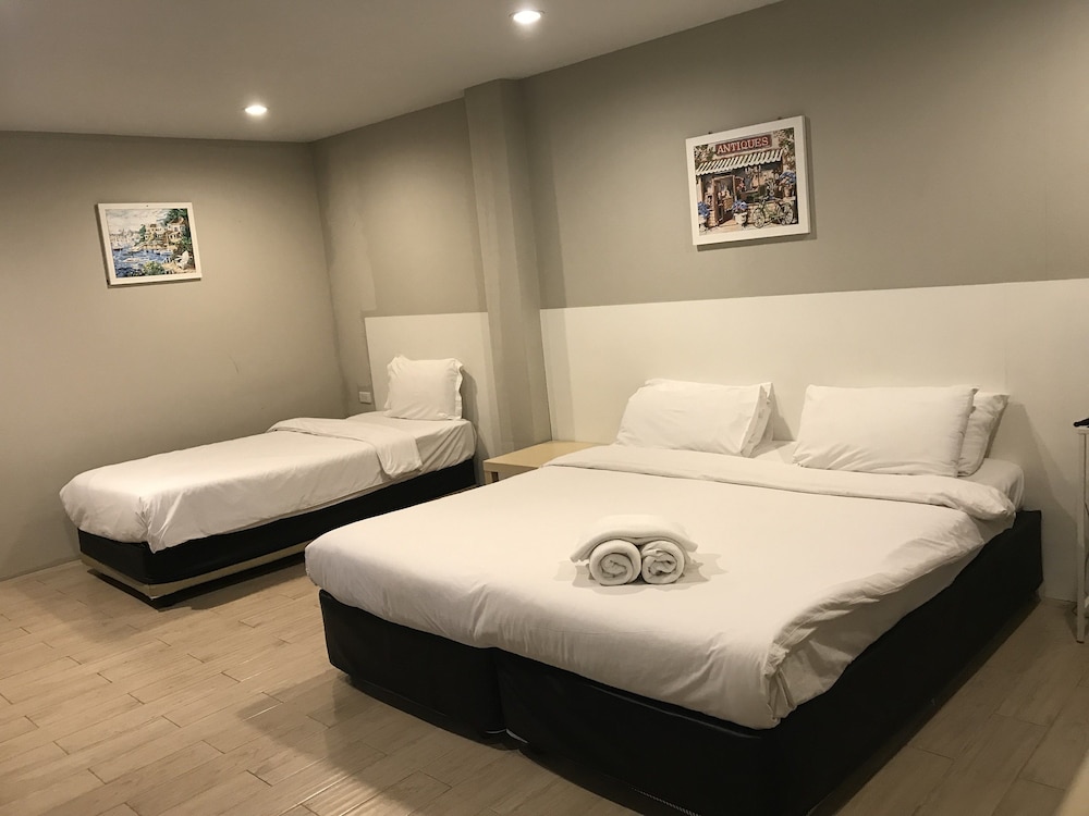 Deluxe Triple Room photo 3