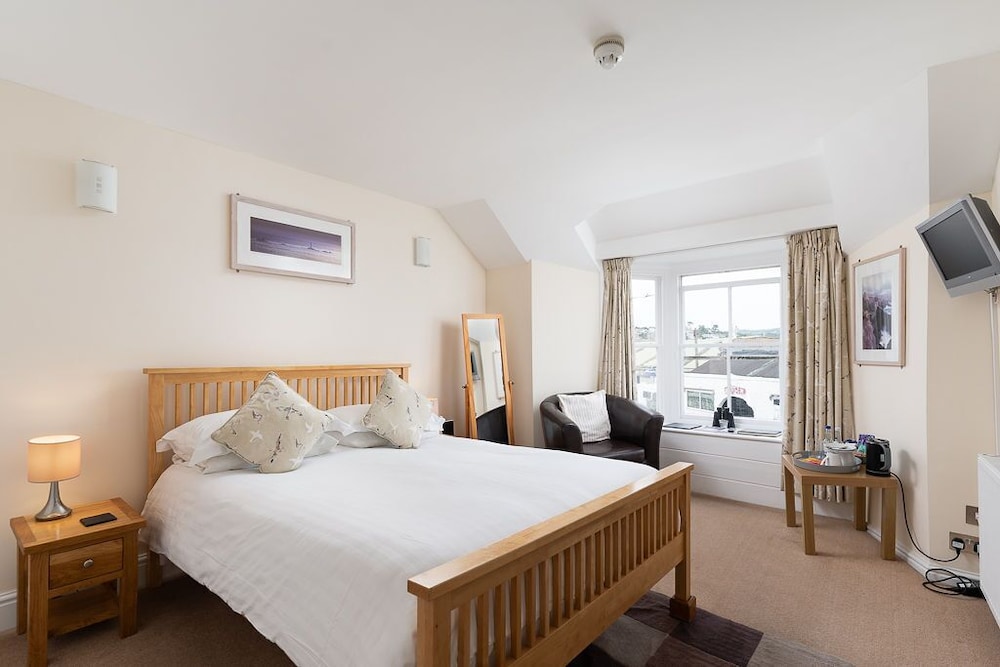 Superior Double Room, Ensuite, Harbor View photo 3