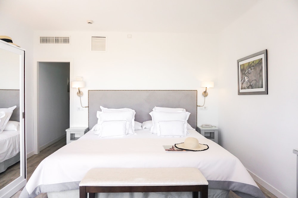 Standard Room, Mountain View (2 Adults) - Photo 2