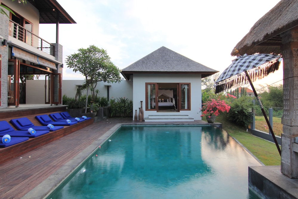 Jabunami Villa 7 bedroom private retreat in Bali photo 3