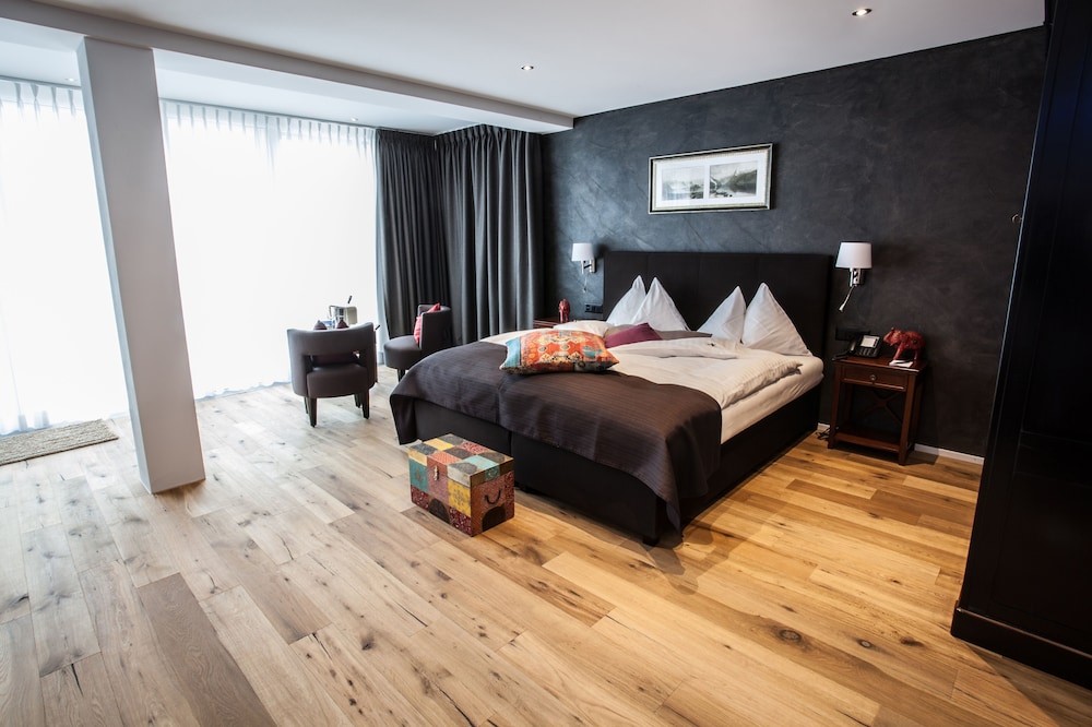 Deluxe Studio Suite photo 2