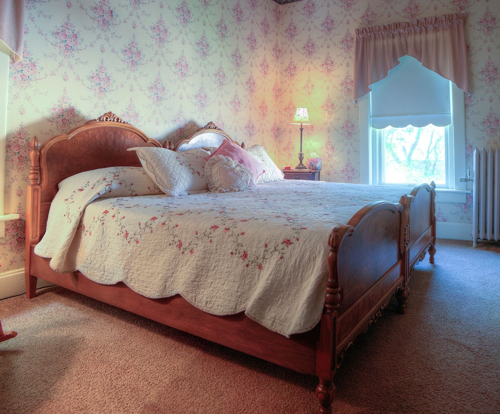 Honeymoon Room photo 1