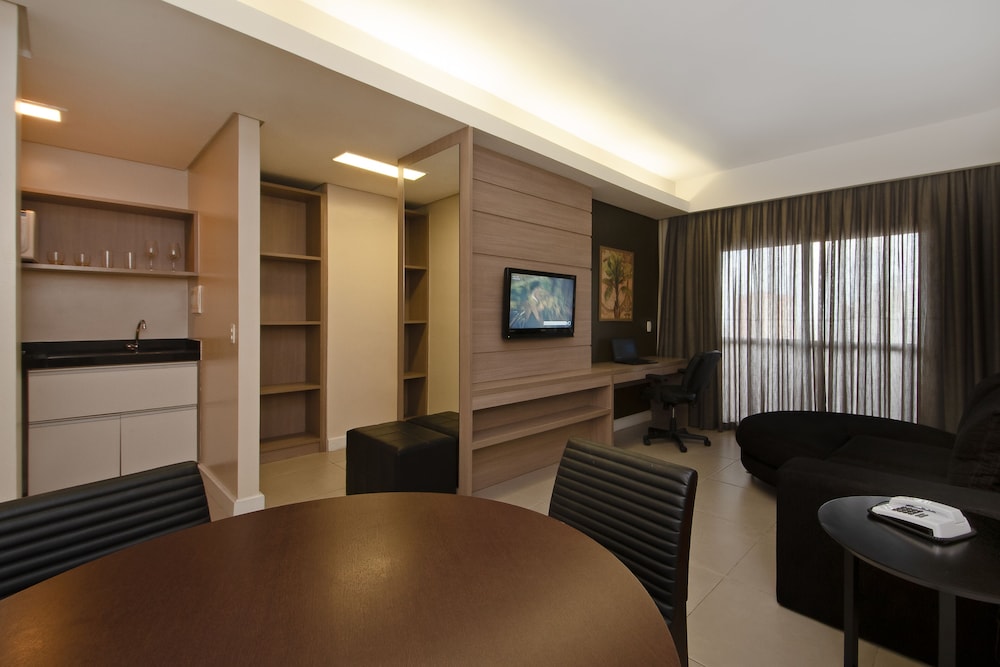 Suite - Photo 2