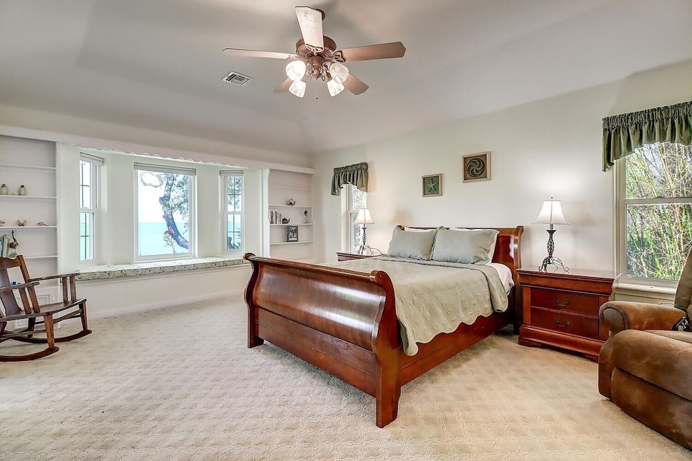 House, 4 Bedrooms photo 1