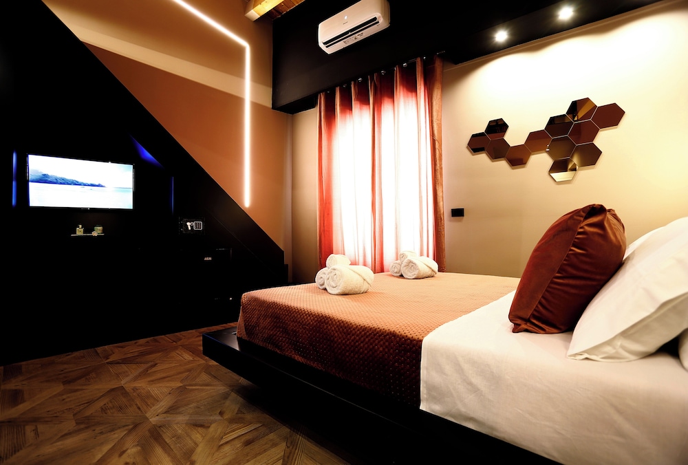 Deluxe Double Room, Balcony, City View