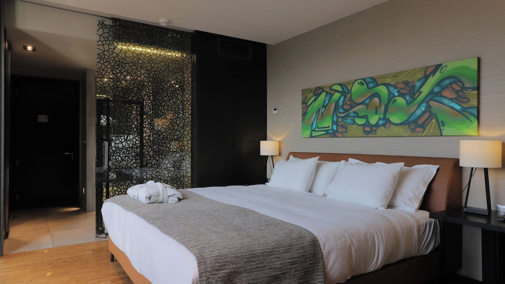 Double Room, 1 King Bed photo 1