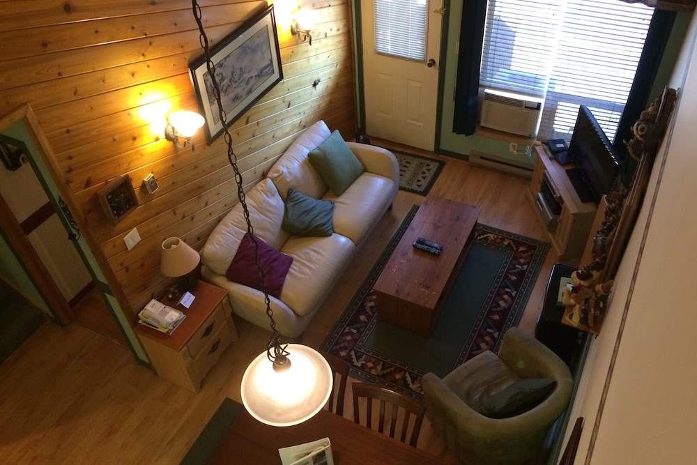 Condo, 1 Bedroom (With Loft Unit 302)