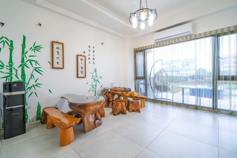 Luxury Room, 4 Bedrooms, Non Smoking, Partial Ocean View photo 3