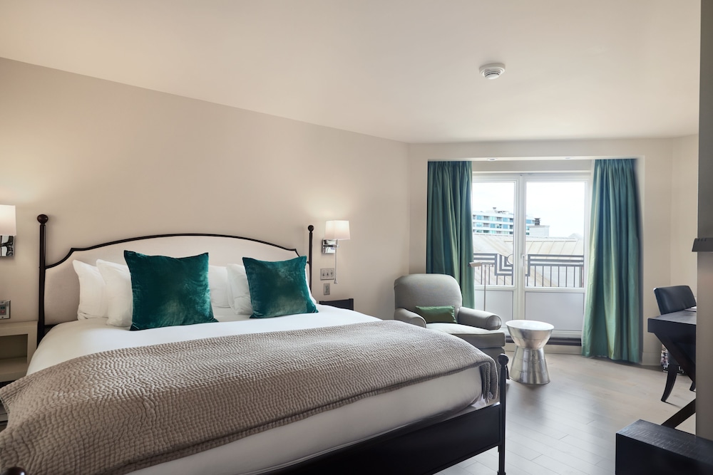 Comfort Room, 1 King Bed, River View photo 3