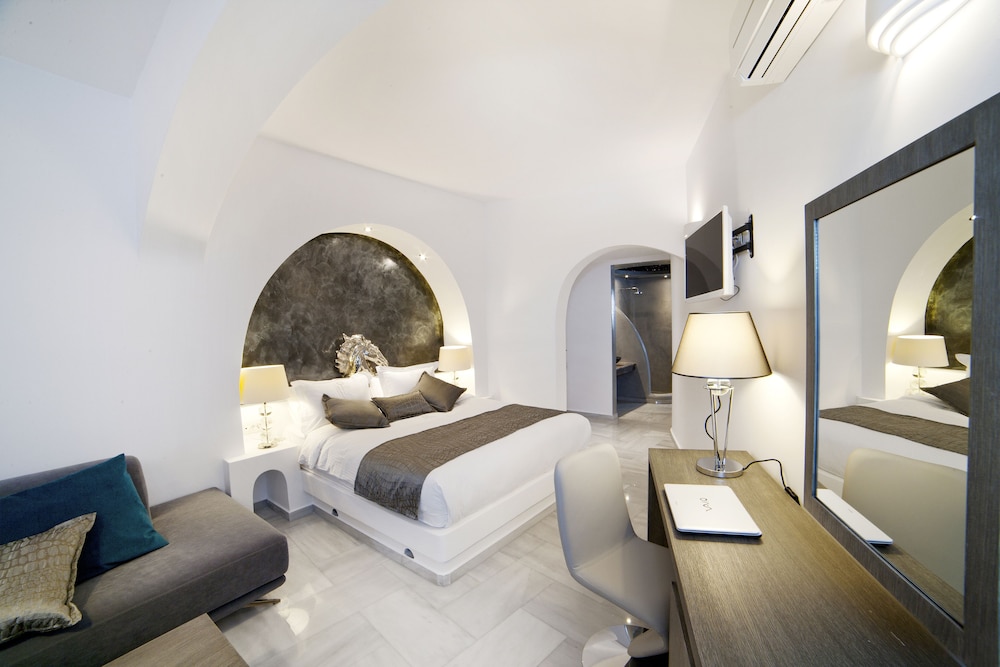 Suite, Jetted Tub - Photo 6