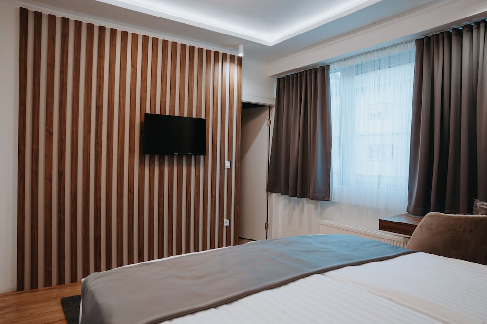 Comfort Double Room, 1 King Bed photo 2