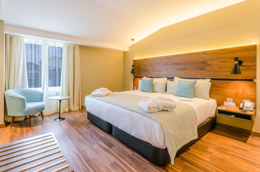 Romantic Room (Attic)