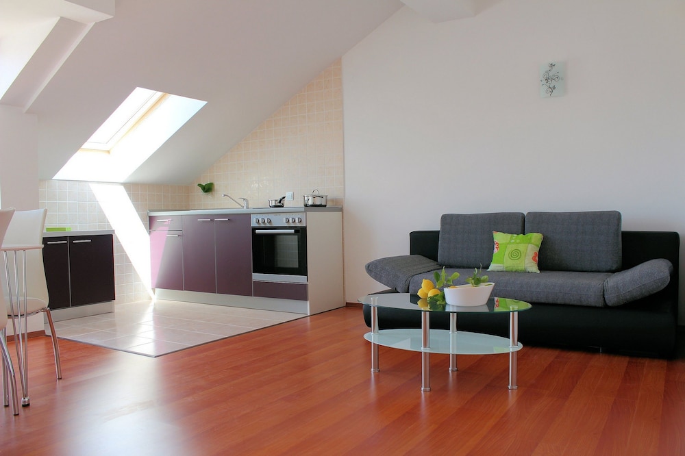 Apartment, 1 Bedroom, Balcony, Sea View photo 3