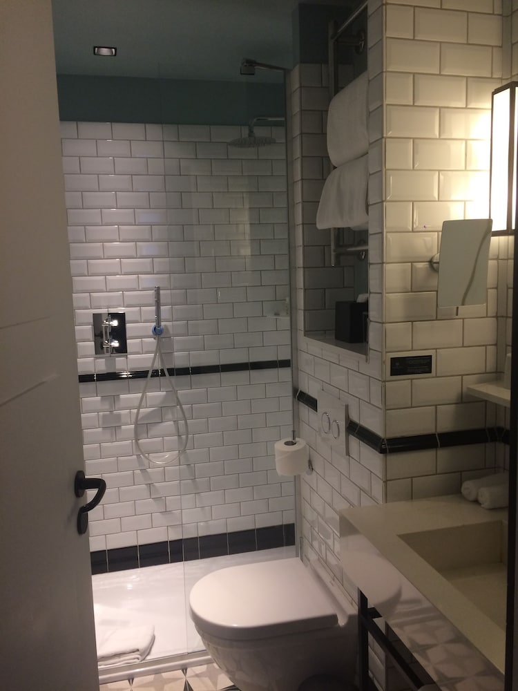 Available room