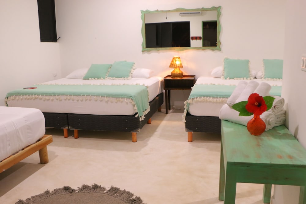 Basic Quadruple Room, Private Bathroom - Photo 18