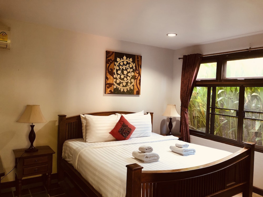 Deluxe Room - Photo 2