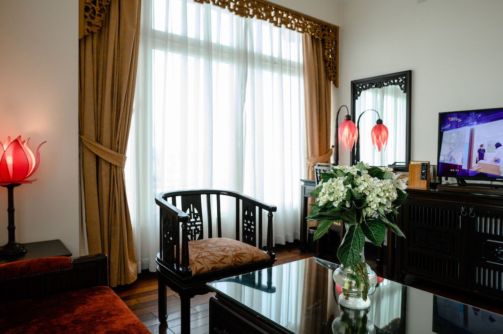 Junior Suite, 1 King Bed, River View - Photo 5
