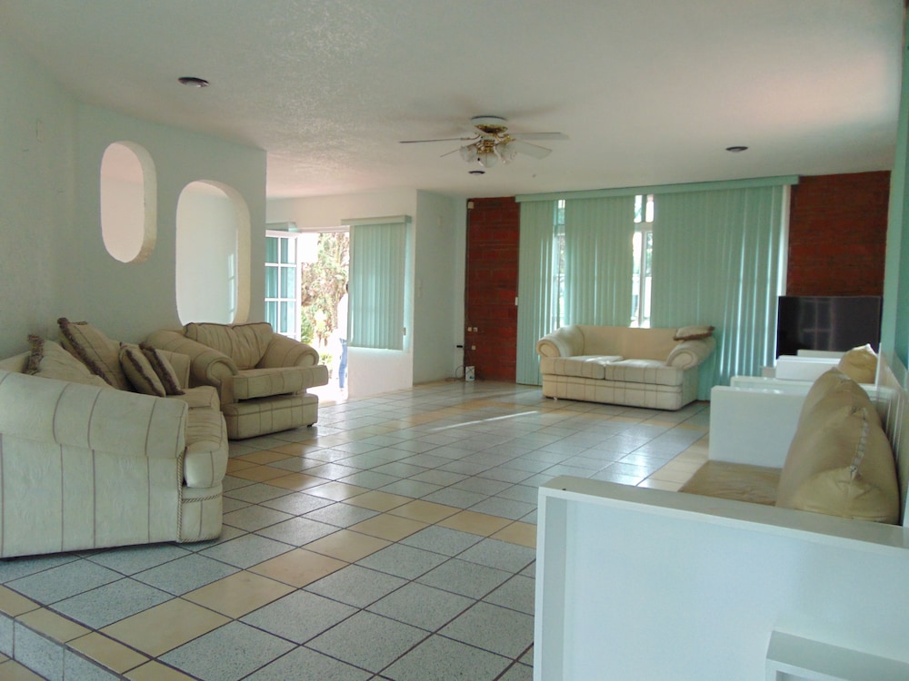 Family House photo 3