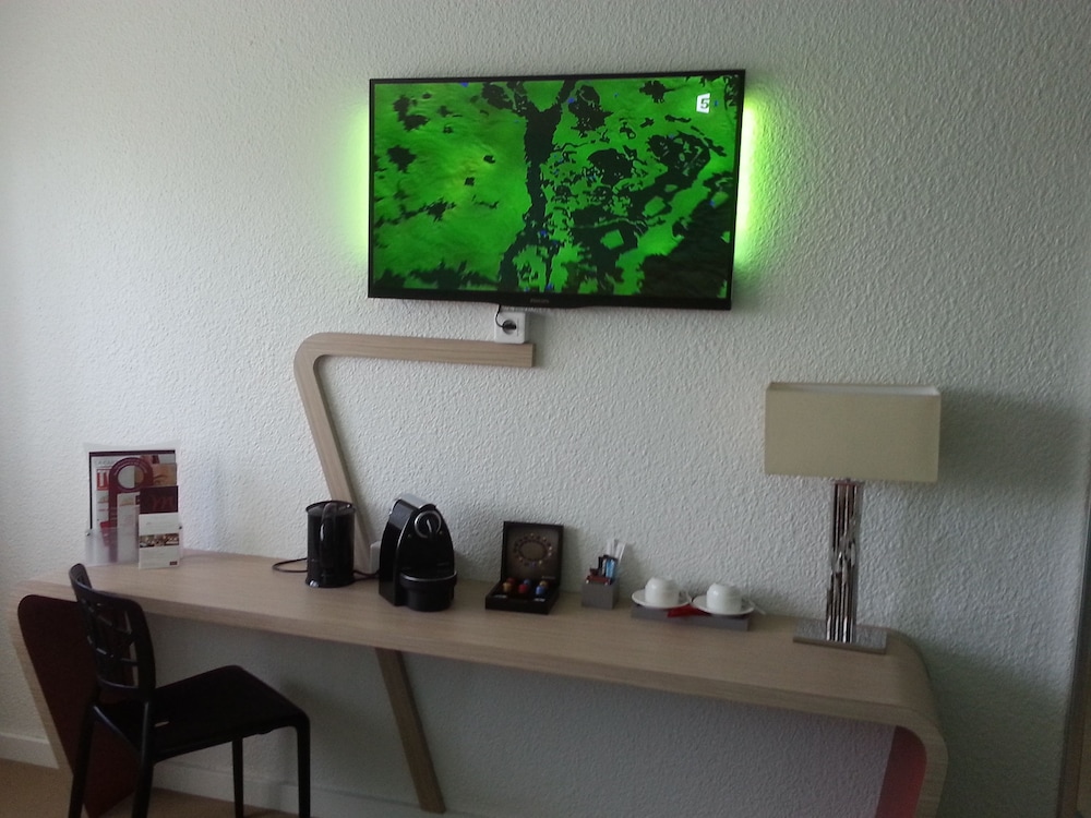 Standard Room, 2 Twin Beds - Photo 7