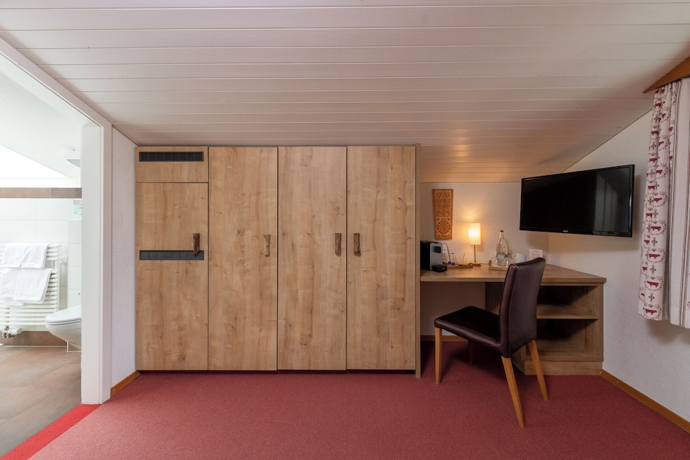 Comfort Double Room (with separate sofa area) - Photo 1