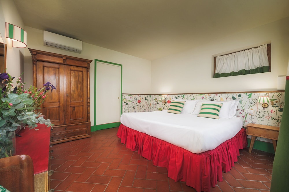 Romantic Double or Twin Room photo 1