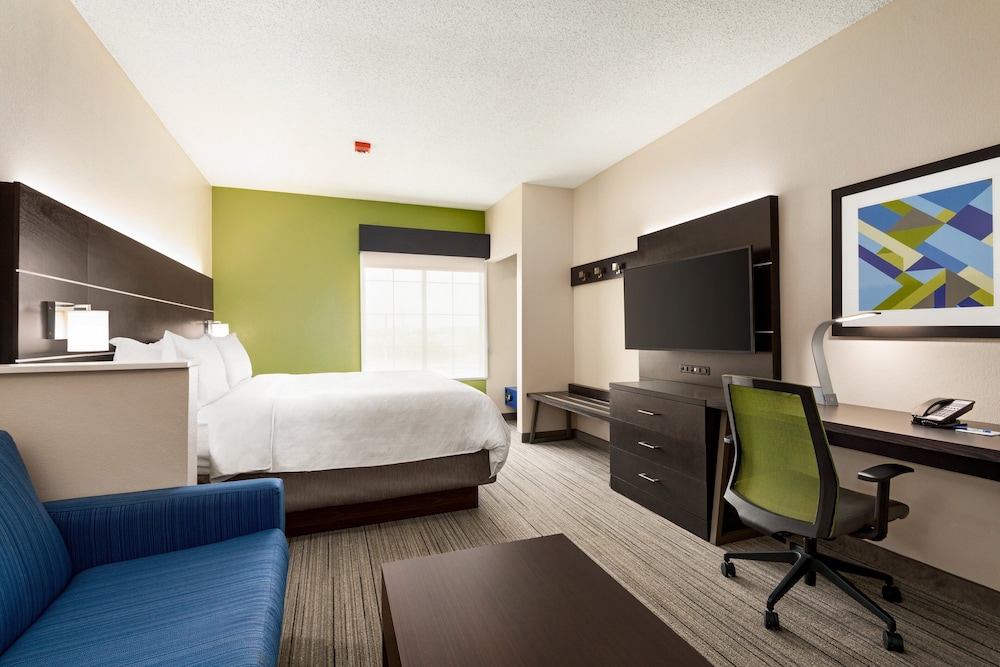 Suite, 1 King Bed (Living Area) - Photo 4