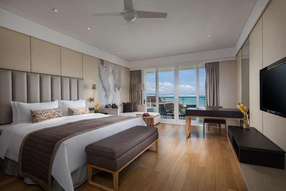 Superior Ocean View King Room photo 2