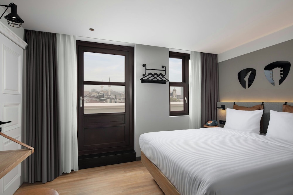 Suite, 1 Bedroom, City View