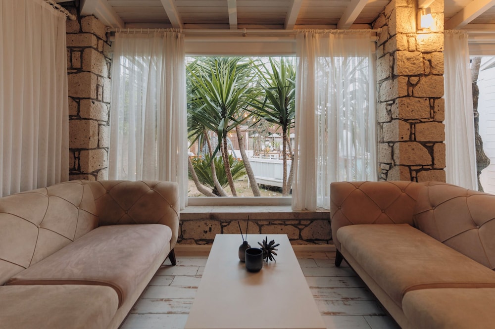 Luxury Villa, 2 Bedrooms, Garden View